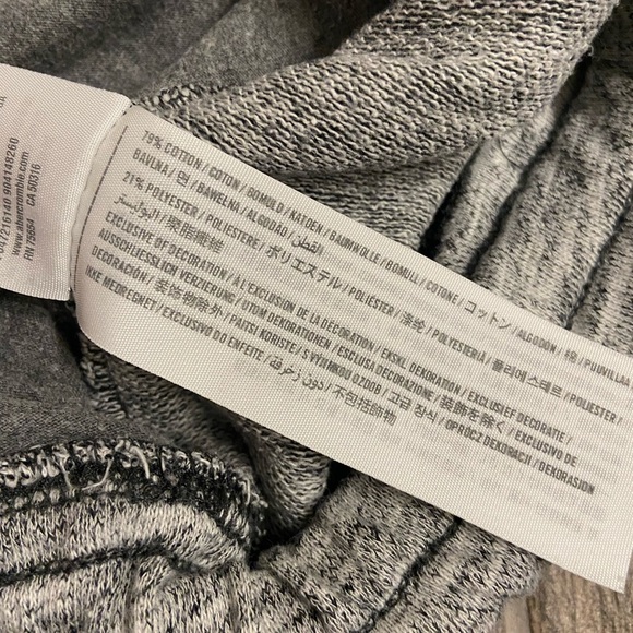 Hollister - Cropped Heather Grey Jogger Pants with Zipper pockets - Picture 4 of 7